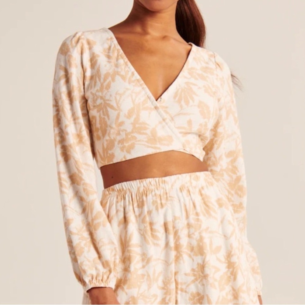 Abercrombie & Fitch linen blend floral top, large